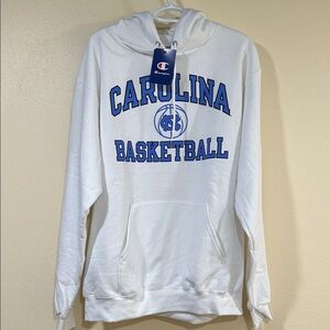 GORGEOUS Carolina Basketball Men’s Medium NWT Retail $52